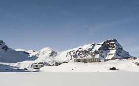 Mountain 4*